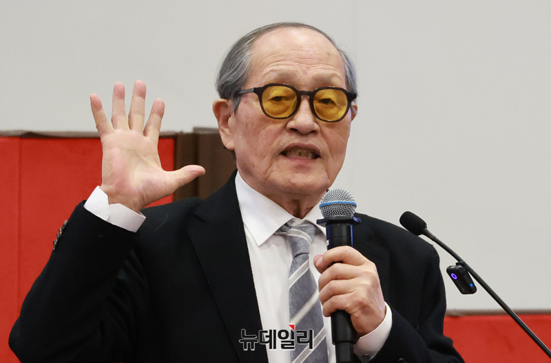 ▲ 인보길 뉴데일리 미디어그룹 회장이 이승만바로알기국민연합 출범식에서 강연을 하고있다.  ⓒ이종현 기자