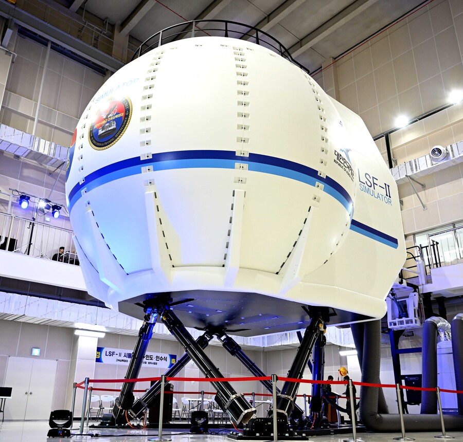 ▲ 고속상륙정 솔개(LSF-II) 시뮬레이터 ⓒKAI