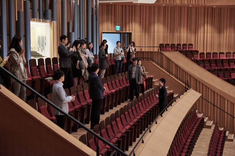 ▲ 객석에서 파이프 오르간 음색 듣기 체험.ⓒ롯데문화재단