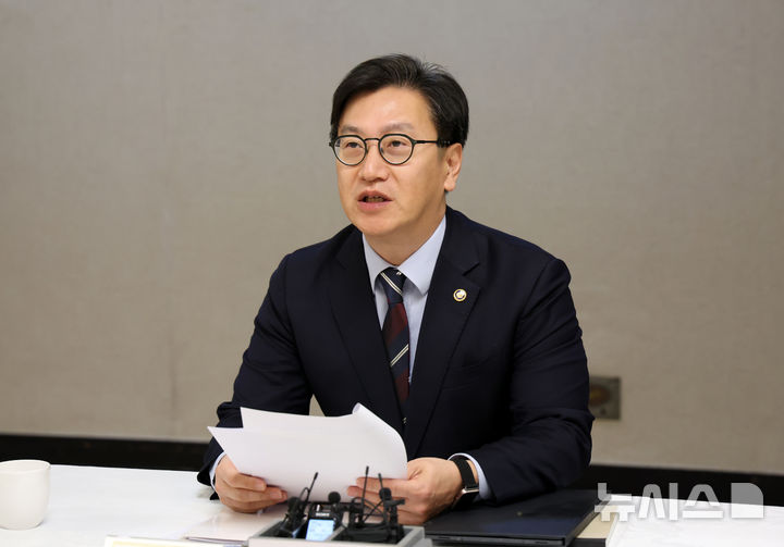 ▲ 김범석 기획재정부 1차관이 7일 오전 서울 종로구 정부서울청사에서 열린 경제관계차관회의 겸 물가관계차관회의 겸 민생경제점검TF 회의에서 발언하고 있다. ⓒ뉴시스