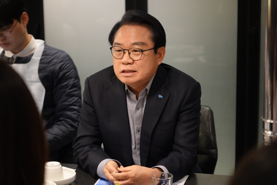 ▲ 안병길 한국해양진흥공사(해진공) 사장이 여의도에서 기자들과 만나 올해 사업 방향에 설명하고 있다. ⓒ한국해양기자협회