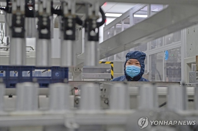 ▲ 중국의 광시(廣西)장족자치구 난닝(南寧)의 한 배터리 공장. 신화=연합뉴스 자료사진. ⓒ연합뉴스