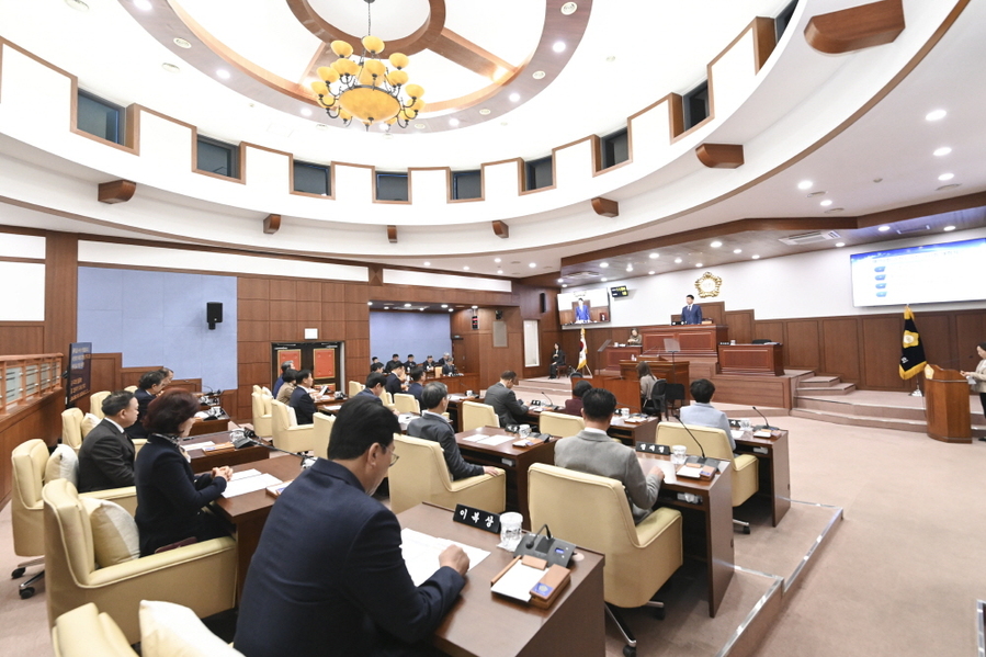 ▲ 김천시의회 본희의장.ⓒ김천시의회