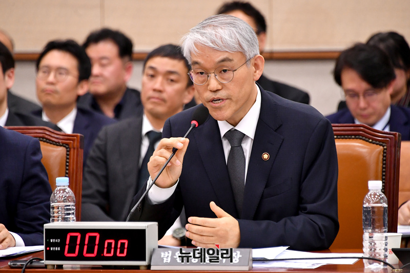 ▲ 천대엽 법원행정처장(대법관)이 12일 국회 법사위에서 발언하고 있다. ⓒ이종현 기자
