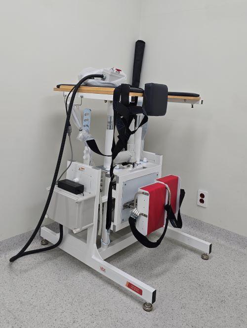 ▲ 세종충남대학교병원 재활의학과 심정우 물리치료사와 윤현식 경남대 물리치료학과 교수가 개발한 하지 신경 촉진기.ⓒ세종충남대학교병원