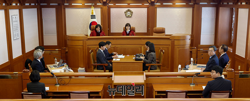 ▲ 박성재 법무부 장관 탄핵 심판 첫 변론준비기일이 24일 오후 서울 종로구 헌법재판소 소심판정에서 진행되고 있다. 2025.02.25 ⓒ서성진 기자