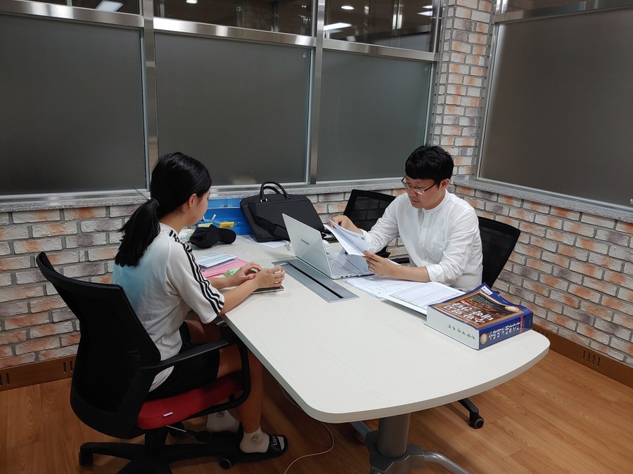 ▲ 경북교육청(교육감 임종식)은 지난해 전국 최대 규모이자 최고 수준의 진학 상담 실적을 기록한 데 이어, 올해도 3월부터 ‘2026학년도 대면·화상·전화로 함께하는 진학 상담’을 운영한다.ⓒ경북교육청