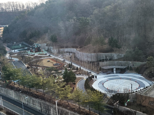 ▲ 개선 공사를 완료한 용인중앙공원 전경. ⓒ용인시 제공