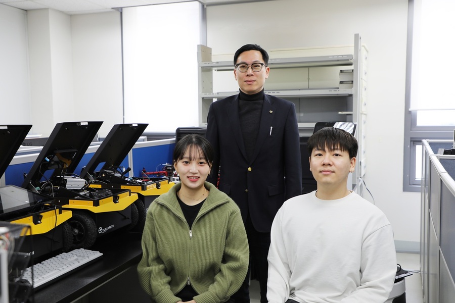 ▲ DGIST(총장 이건우) 전기전자컴퓨터공학과 박경준 교수 연구팀이 AI(인공지능)와 사이버-물리 시스템(Cyber-Physical System, CPS)을 효과적으로 결합하는 새로운 개념인 ‘사이버-물리 AI(Cyber-Physical AI, CPAI)’를 세계 최초로 제안했다.ⓒDGIST