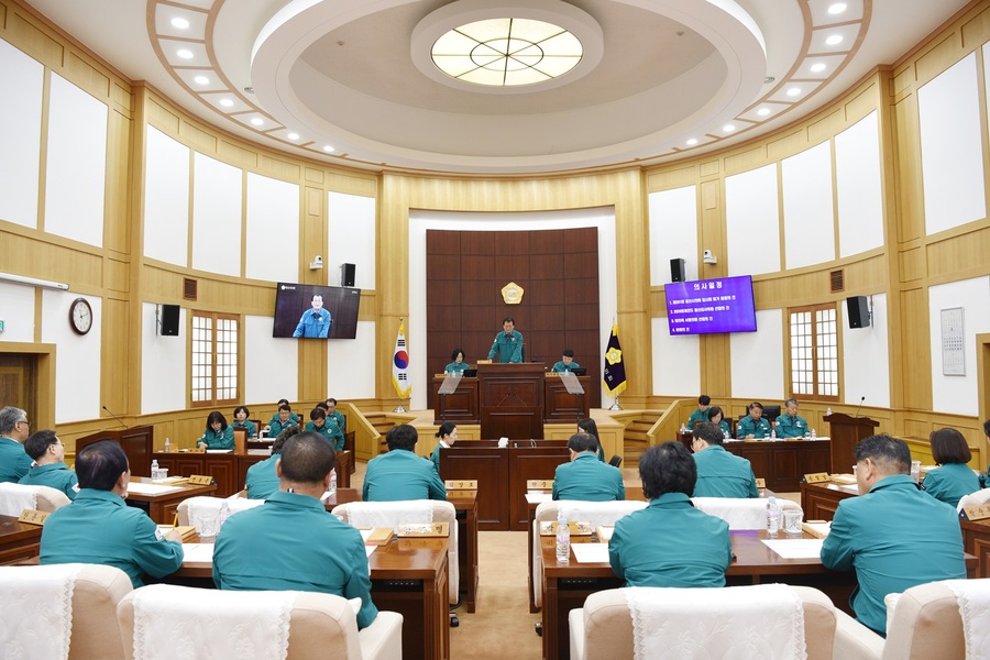 ▲ 경산시의회(의장 안문길)는 3월 26일부터 3월 31일까지 6일간의 일정으로 제261회 임시회를 개회했다.ⓒ경산시의회