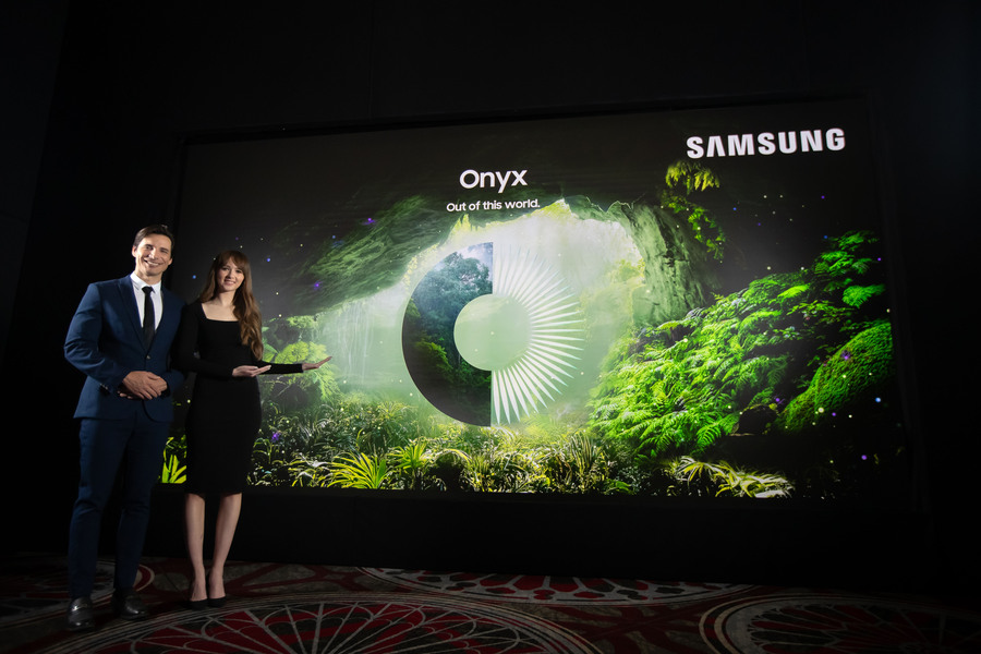 ▲ 삼성전자 모델이 미국 라스베이거스에서 열리는 세계 최대 영화 산업 박람회 '시네마콘(CinemaCon) 2025'에서 시네마 LED 스크린 '오닉스(Onyx, 모델명: ICD)' 신제품을 소개하고 있다.ⓒ삼성전자