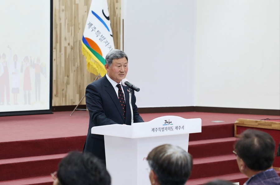 ▲ 제주시가 1일 실시한 4월 정례 직원조회에서 김완근 제주지사가 발언하고 있다. ⓒ제주시 제공