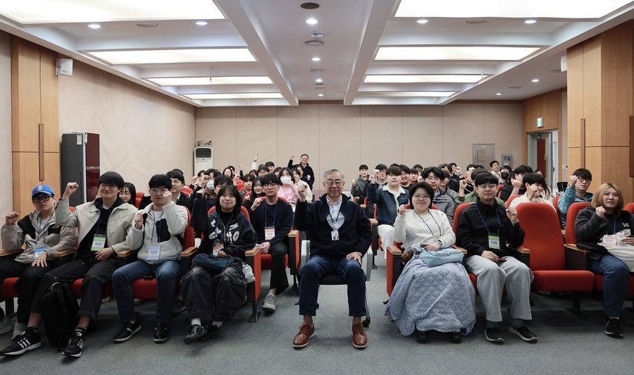 ▲ 경산이노베이션아카데미(학장 이헌수)는 지난 1일 재단 유니버스룸에서 제3기A 본교육과정 교육생을 대상으로 입과식 및 오리엔테이션(OT)을 진행했다.ⓒ경산이노베이션아카데미