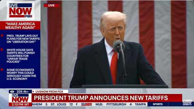 ▲ 도널드 트럼프 미국 대통령이 백악관에서 보편관세 발표 연설을 하고 있다. 250402 폭스뉴스 중계 갈무리. ⓒFOX