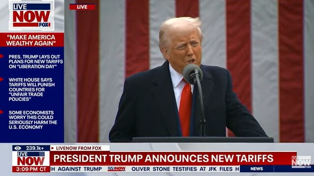 ▲ 도널드 트럼프 미국 대통령이 백악관에서 관세와 관련한 발표를 하고 있다. 출처=폭스뉴스 유튜브 갈무리.ⓒFOX