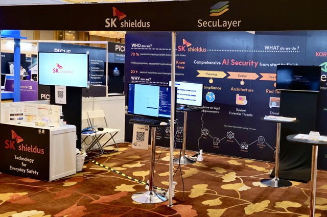 ▲ ‘블랙햇 아시아 2025(BlackHat Asia 2025)’ SK쉴더스 전시 부스 전경..ⓒSK쉴더스