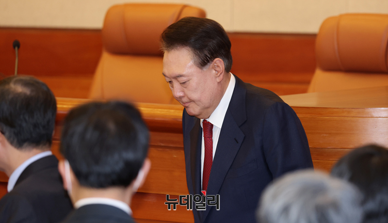 ▲ 윤석열 대통령이 20일 서울 종로구 헌법재판소에서 열린 탄핵심판 10차 변론에 출석해 있다. 2025.2.20 / 사진=공동취재단