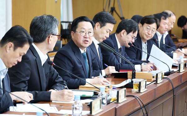 ▲ 8일 이장우 시장이 주간업무회의에서 조기 대선 국면에 공직자의 선거 중립과 공직기강 확립을 강하게 주문했다.ⓒ대전시