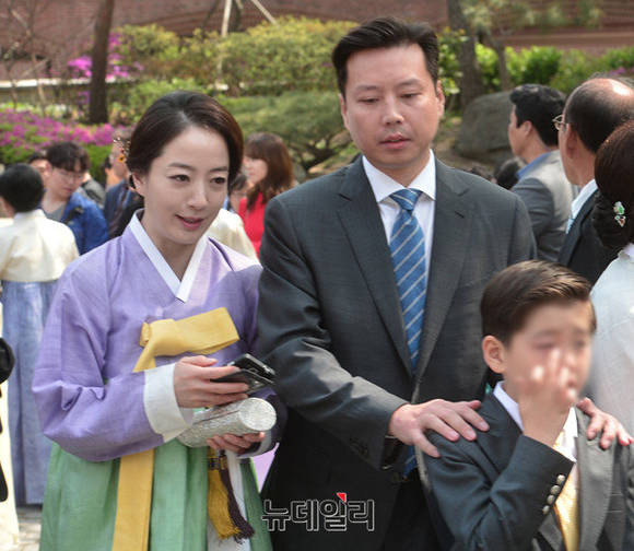 ▲ 정대선 전 에이치앤아이엔씨(HN Inc) 사장(오른쪽)과 노현정 전 KBS 아나운서의 모습.ⓒ정상윤 기자