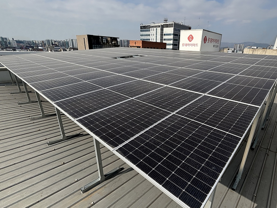 ▲ 롯데하이마트 수원점 태양광 패널 시설ⓒ롯데하이마트
