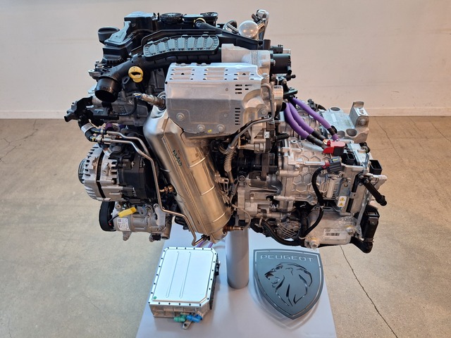 ▲ '푸조 308 스마트 하이브리드'에 탑재된 하이브리드 시스템. ⓒ홍승빈 기자