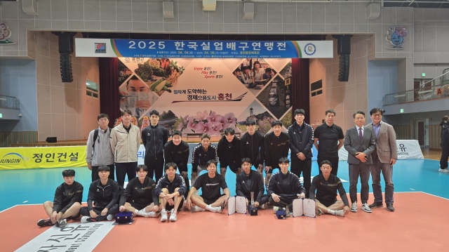 ▲ 한국실업배구연맹전 7년 연속 우승한 화성특례시청 배구부ⓒ화성시 제공