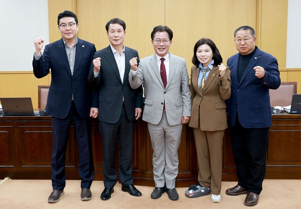 ▲ 대전시의회는 10일 대전·충남 행정 통합 특별위원회가 제1차 회의를 열고 본격적인 활동에 들어갔다.ⓒ대전시의회