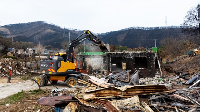 ▲ 영덕군 산불 피해 주택 철거 모습.ⓒ영덕군