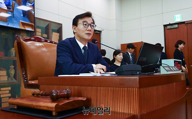 ▲ 문체위 첫 회의 주재하는 전재수 위원장 ⓒ이종현 기자