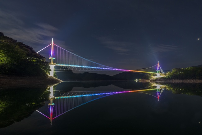 ▲ 상무룡 출렁다리 전경. ⓒ양구군