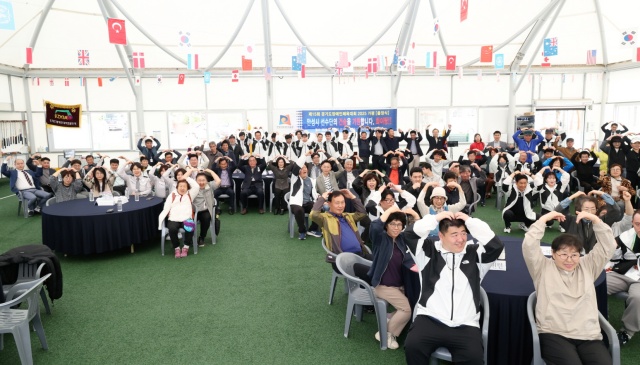 ▲ 봉남게이트볼장에서 제15회 경기도장애인체육대회 출정식을 갖고 있는 안성시 선수단ⓒ안성시 제공