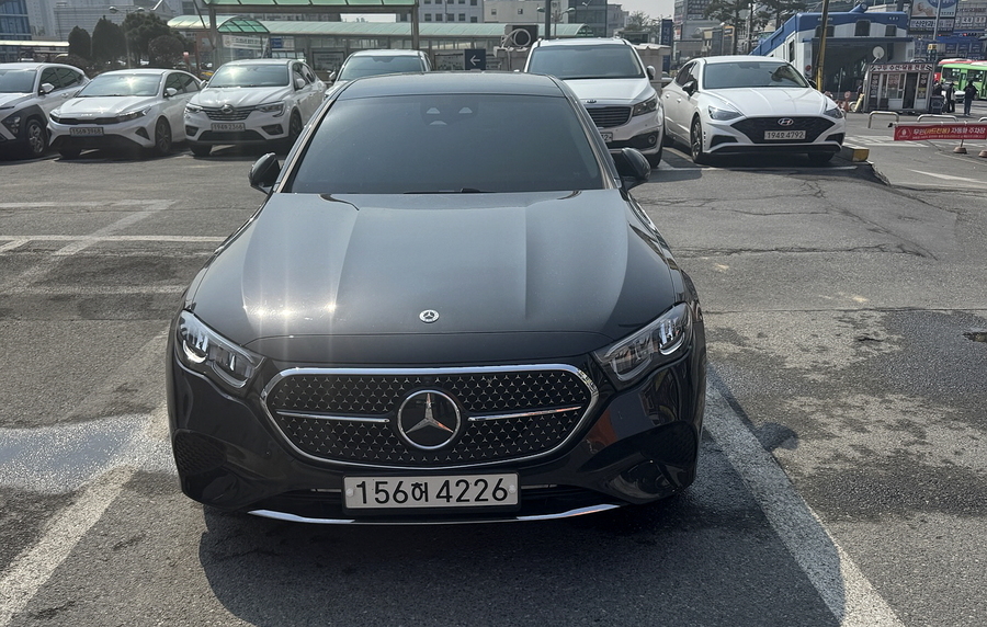 ▲ 이번에 체험한 쏘카 벤츠 E 220 차량 모습. ⓒ김재홍 기자