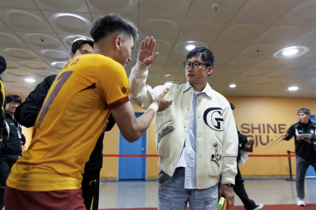 ▲ 이정효 광주FC 감독은 한국 축구 혁신의 아이콘으로 큰 기대를 받고 있다.ⓒ한국프로축구연맹 제공