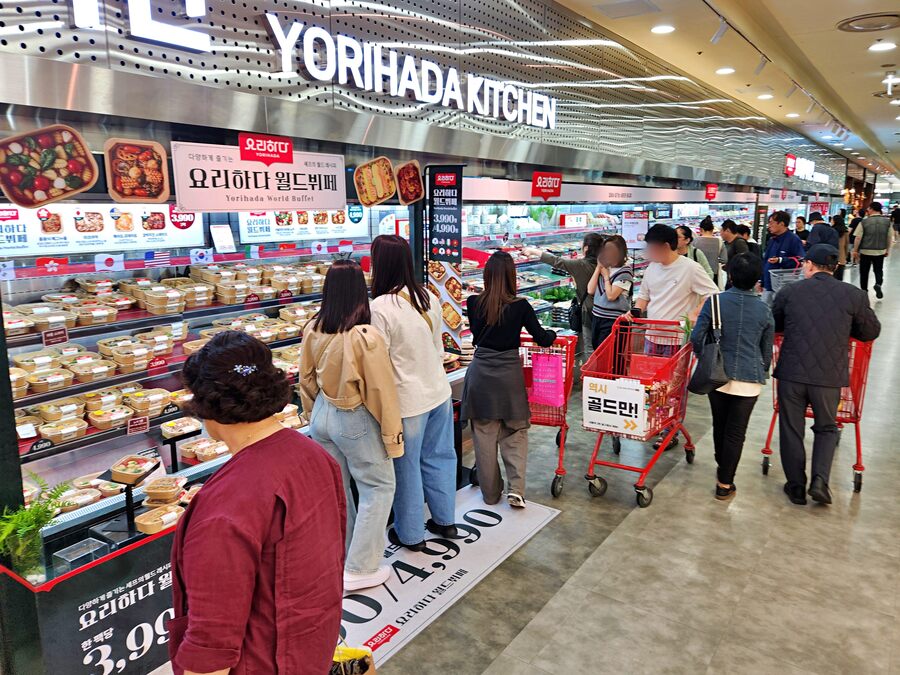 ▲ 롯데마트 제타플렉스 서울역점 즉석 조리 매장 전경ⓒ롯데마트