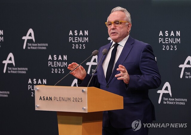 ▲ 23일 오전 서울 용산구 그랜드 하얏트 서울에서 열린 '아산 플래넘 2025'에서 커트 캠벨 전 미국 국무부 부장관이 기조연설을 하고 있다.ⓒ연합뉴스