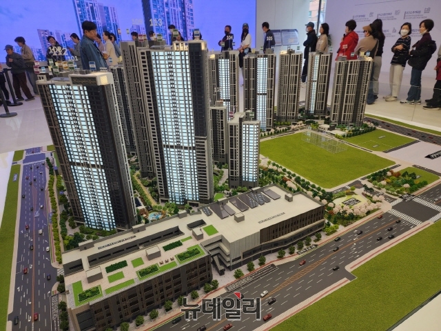 ▲ 경기도에 위치한 견본주택 모형=나광국 기자