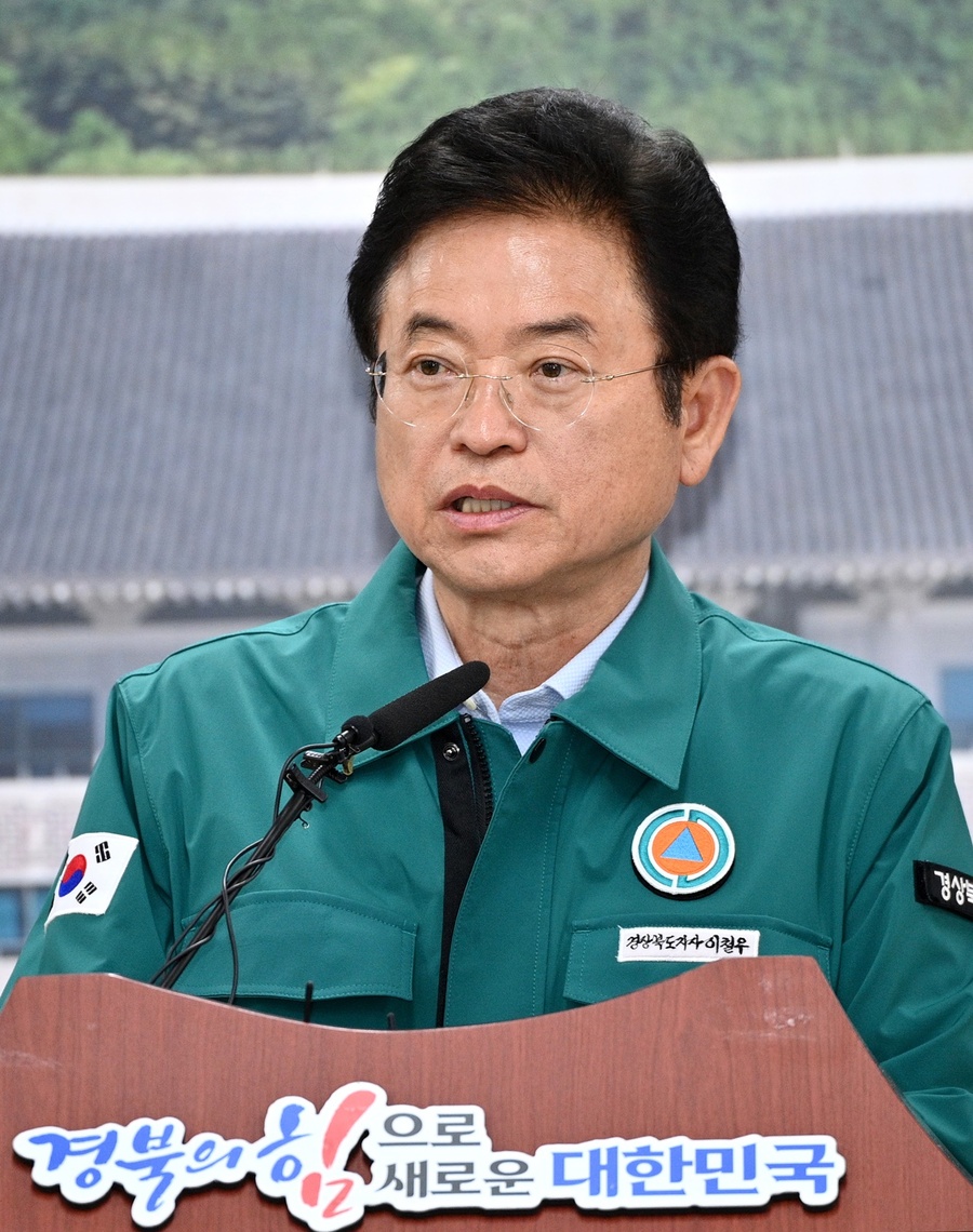 ▲ 이철우 지사는 산불피해 특별 지원을 위한 정부 추경예산 진행상황에 대해서도 설명하면서 정부와 국회를 대상으로 예산 확보를 적극 요청하고 있다.ⓒ경북도