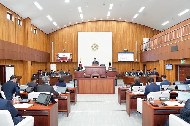 ▲ 경주시의회가 24일 본회의장에서 제290회 임시회 제1차 본회의를 열었다.ⓒ경주시의회