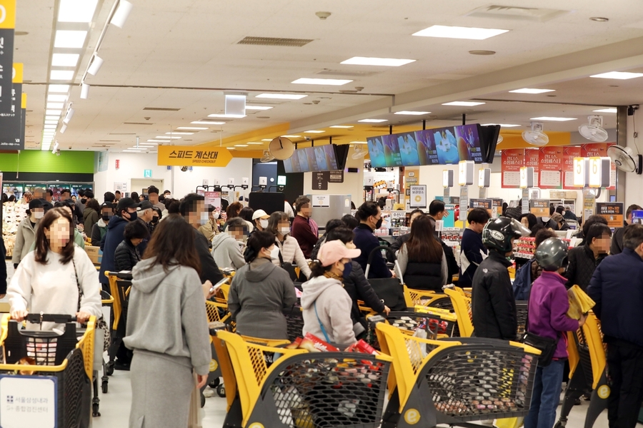 ▲ 신세계 할인 행사 랜더스 쇼핑페스타기간 이마트 용산점ⓒ이마트