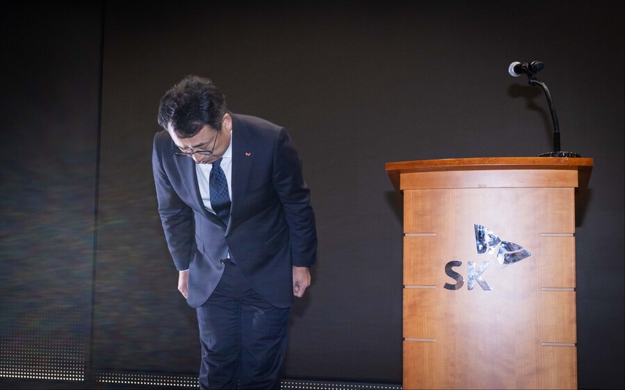 '정보유출' SKT, 최악의 상황 대비한 유심 전수 교체 … “2중·3중 안전장치 마련할 것”