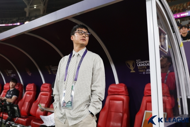 ▲ 이정효 감독이 이끄는 광주가 ACLE 8강에서 알 힐랄에 0-7 참패를 당했다.ⓒ한국프로축구연맹 제공
