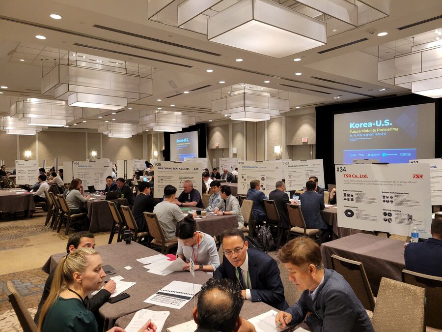 ▲ 산업통상자원부(장관 안덕근)와 KOTRA(사장 강경성)는 이달 29일부터 30일까지 이틀간 ‘2025 한-미 미래 모빌리티 파트너링’을 개최한다. 사진은 2024년 한-미 미래 모빌리티 파트너링 행사 전경.ⓒ코트라