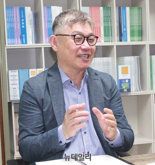 ▲ 김창현 극동대 기획처장은 “극동대는 현장 맞춤형 교육과정 설계를 통해 지역 내 기업에 인재를 지원하고 있다. RISE 사업을 통해 음성 지역의 교육 및 지역 발전의 허브로 자리매김을 목표로 하고 있다”고 밝혔다.ⓒ김정원 기자