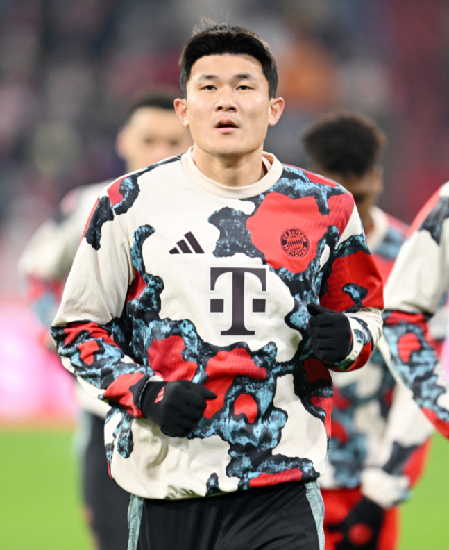 ▲ 바이에른 뮌헨의 수비수 김민재가 맨체스터 유나이트로 이적할 수 있다는 루머가 다시 고개를 들고 있다.ⓒ연합뉴스 제공