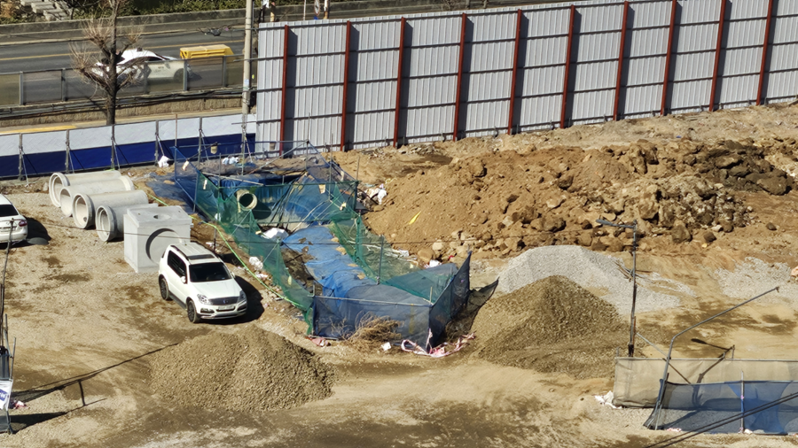 ▲ 야적물질을 방진덮개 설치 없이 방치한 공사장 ⓒ서울시