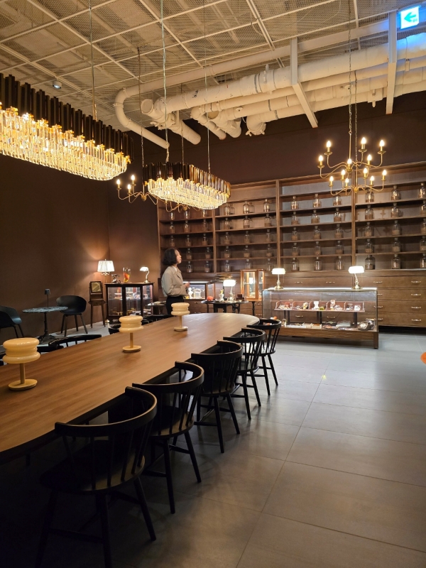 ▲ 살롱 문화에서 착안한 '가나 라운지'ⓒ최신혜 기자