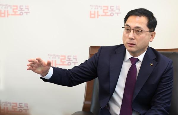 ▲ 박 구청장의 구상은 단순한 행정 차원을 넘어, 교육과 복지, 인구 전략을 아우르는 통합 플랫폼 구축을 통해 ‘동구 르네상스’를 실현하겠다는 비전을 담고 있다.ⓒ동구