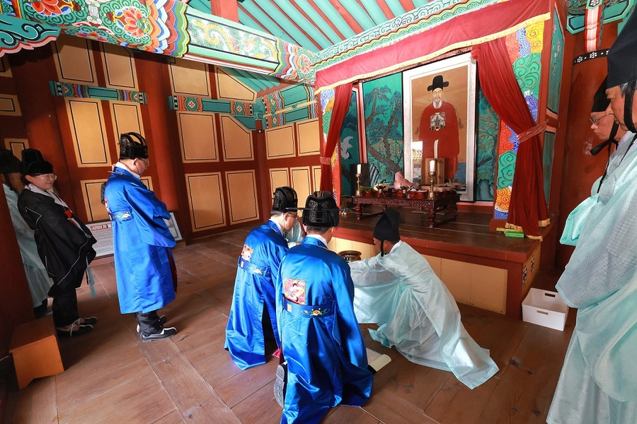 ▲ 이순신장군 탄신 480주년 다례제 ⓒ 완도군 제공