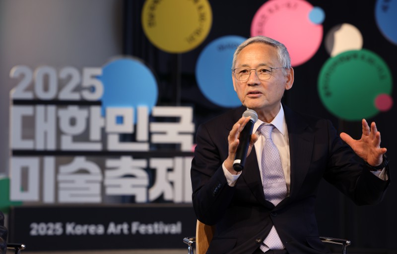 ▲ 유인촌 문체부 장관이 29일 서울 종로구 아트코리아랩 아고라에서 열린 '2025 대한민국 미술축제 출범식'에서 인사말을 하고 있다.ⓒ문화체육관광부