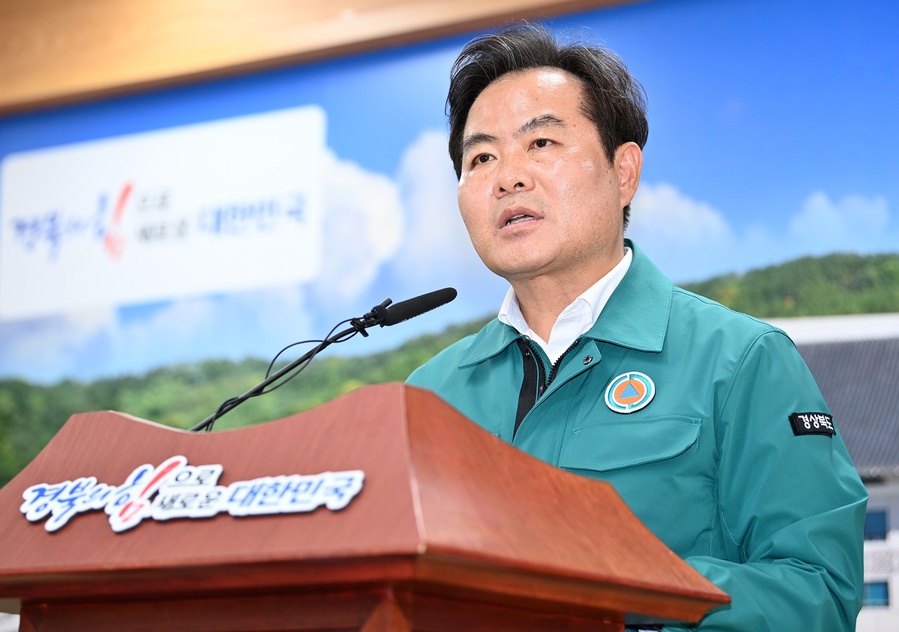 ▲ 김학홍 행정부지사는 ‘제21대 대통령선거 대비 경북 지역공약’을 공식 발표하면서 10대 지역공약과 이를 구체화한 37개 프로젝트, 158개 사업이 포함됐고 총사업비는 152조원 규모라고 밝혔다.ⓒ경북도